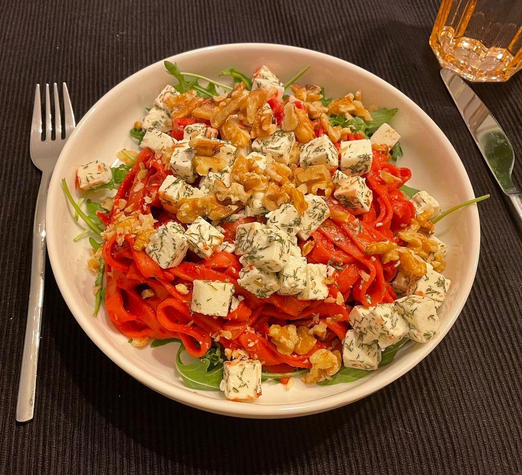 Pasta met rode biet en feta